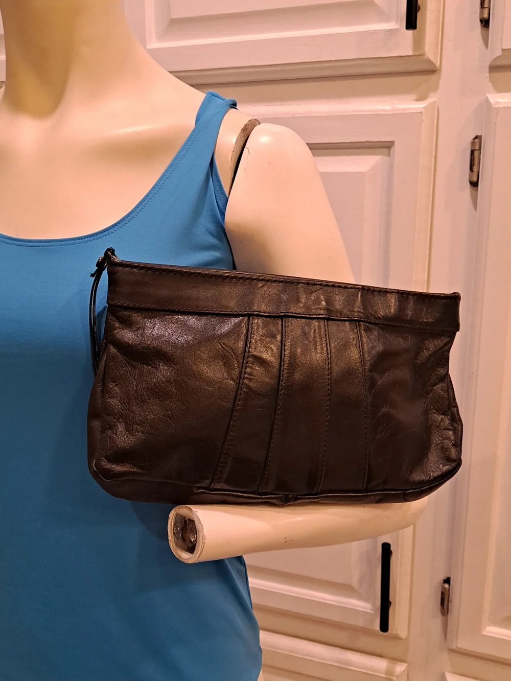 Excel Vintage Mid-century Modern 70s Black Leather Pleated Wristlet Clutch